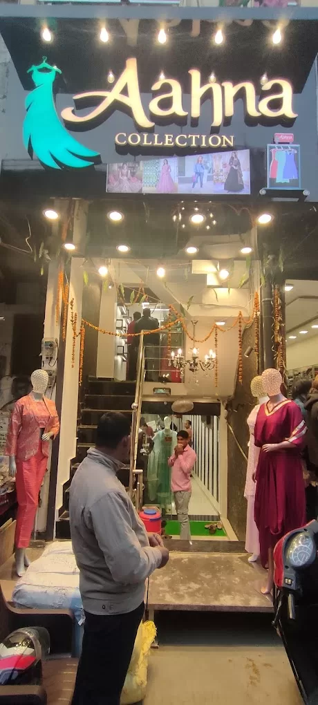 Aahna Collection, Women’s Collections, Old Katra, Prayagraj