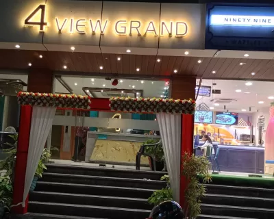 Hotel-Four-View-Grand-Prayagraj-Front