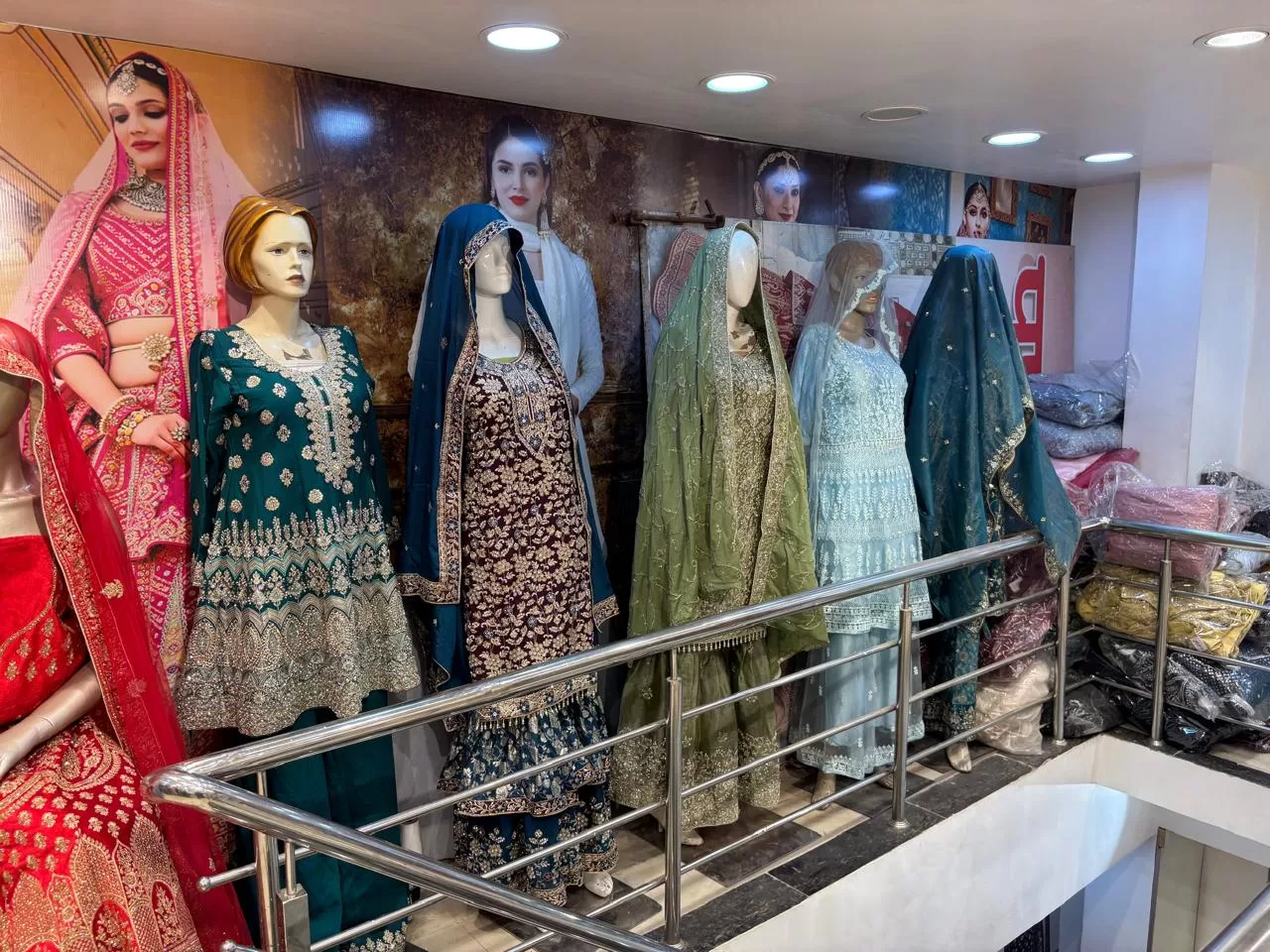 Pappu Silk Store, Roshan Bagh, Prayagraj