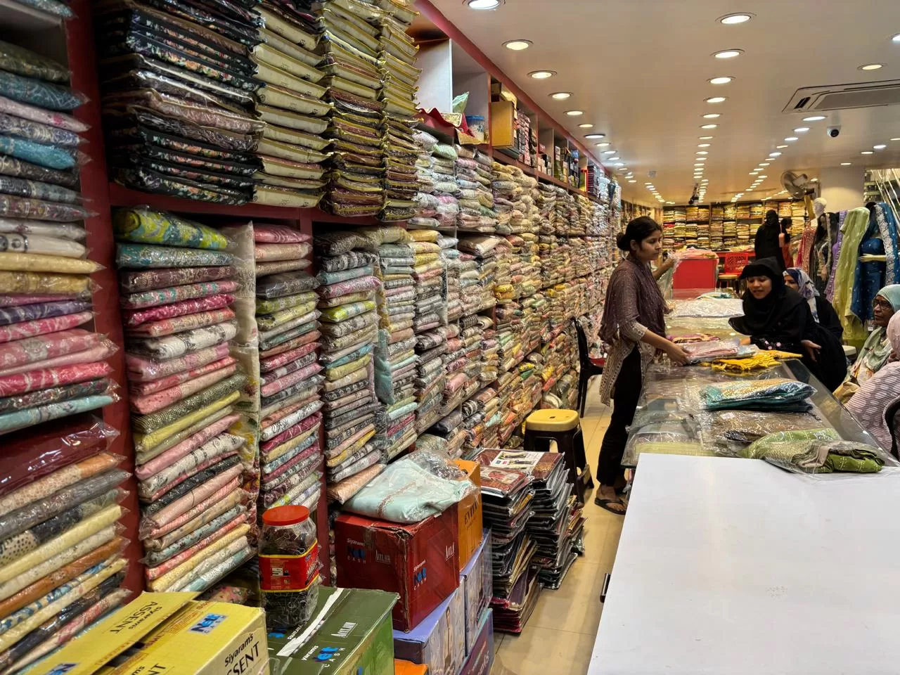 Pappu Silk Store, Roshan Bagh, Prayagraj