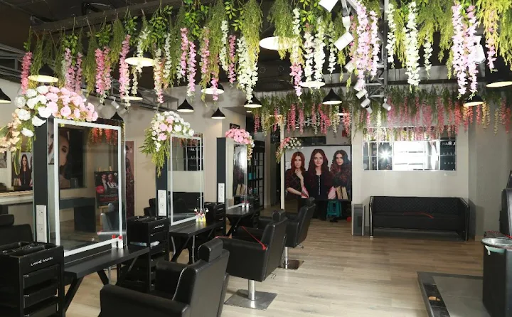 Lakme Salon, Georgetown Prayagraj