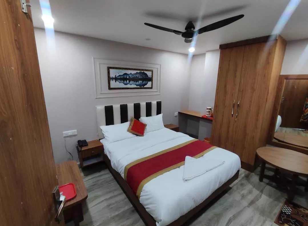 Akshardham Palace INN, Prayagraj