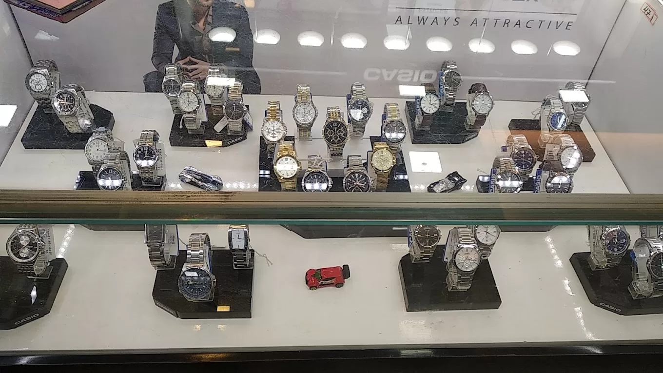 Kashi Vishwanath Watch Store – Your Destination for Premium Timepieces and Accessories