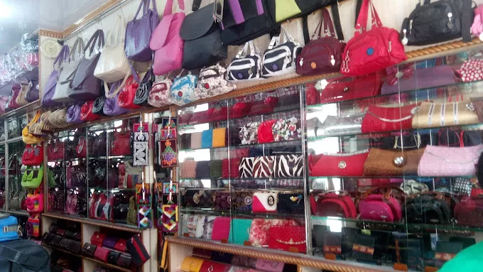 Raju Purse Collection – Stylish Wallets & Accessories in Naini, Prayagraj