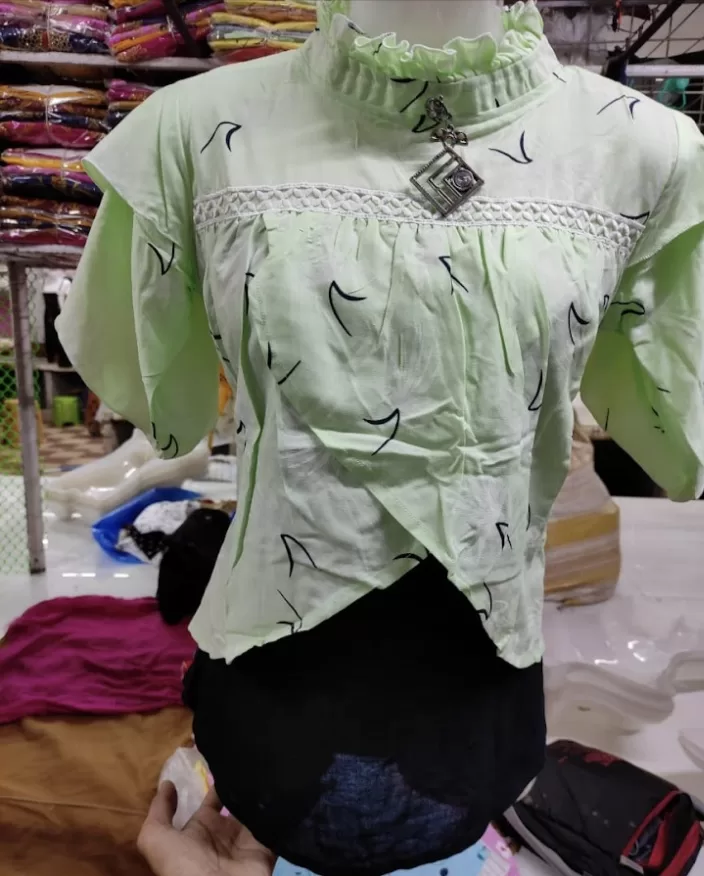 Shop the Latest Trends at Aman Garments – Phoolpur’s Top Fashion Destination