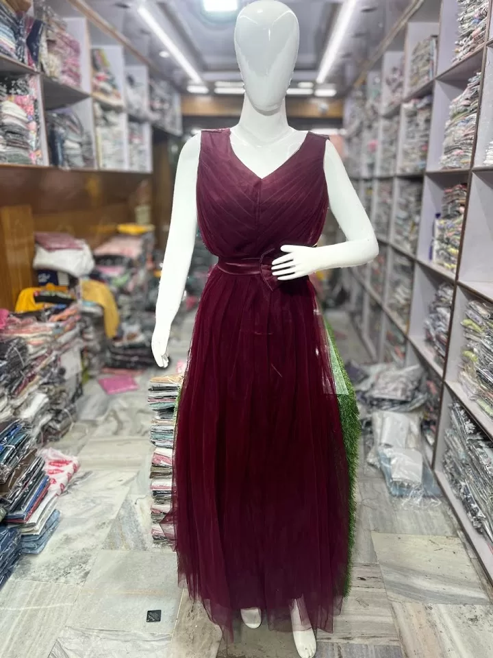 Ayush Vastralay & Garments Collection – Best Clothing Store in Karchhana, Bheerpur | Trendy & Affordable Fashion