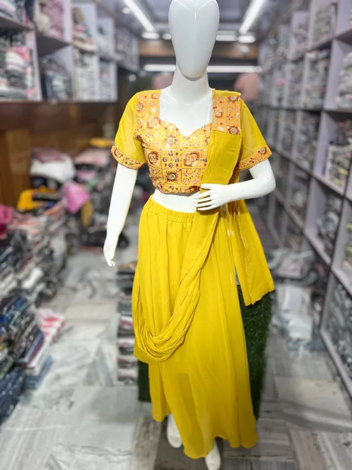 Ayush Vastralay & Garments Collection – Best Clothing Store in Karchhana, Bheerpur | Trendy & Affordable Fashion