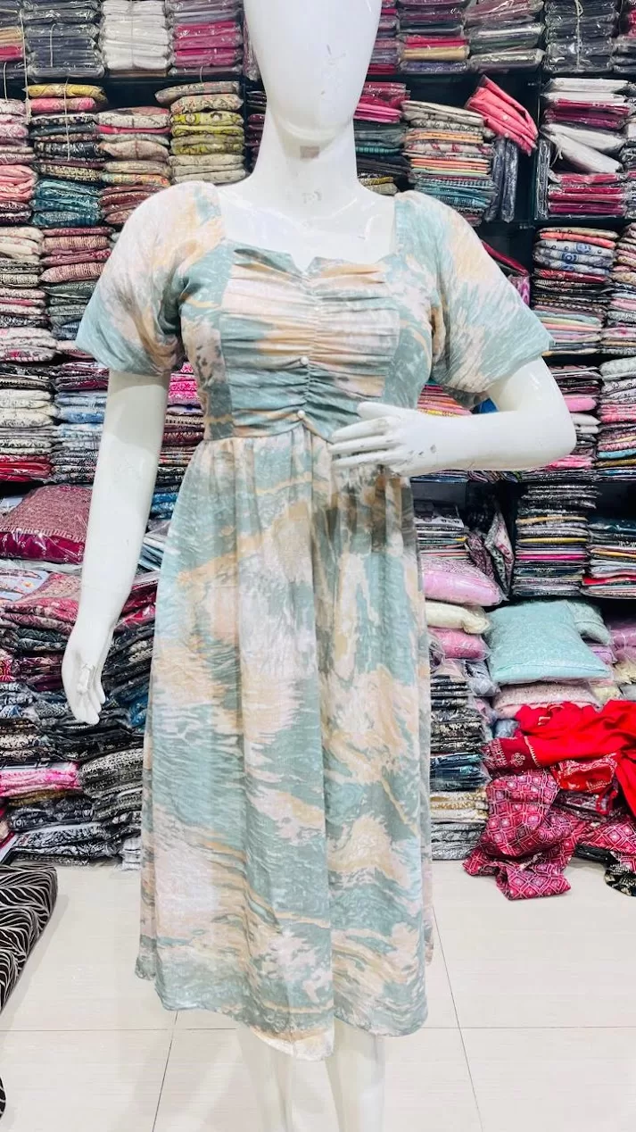 Ayush Vastralay & Garments Collection – Best Clothing Store in Karchhana, Bheerpur | Trendy & Affordable Fashion