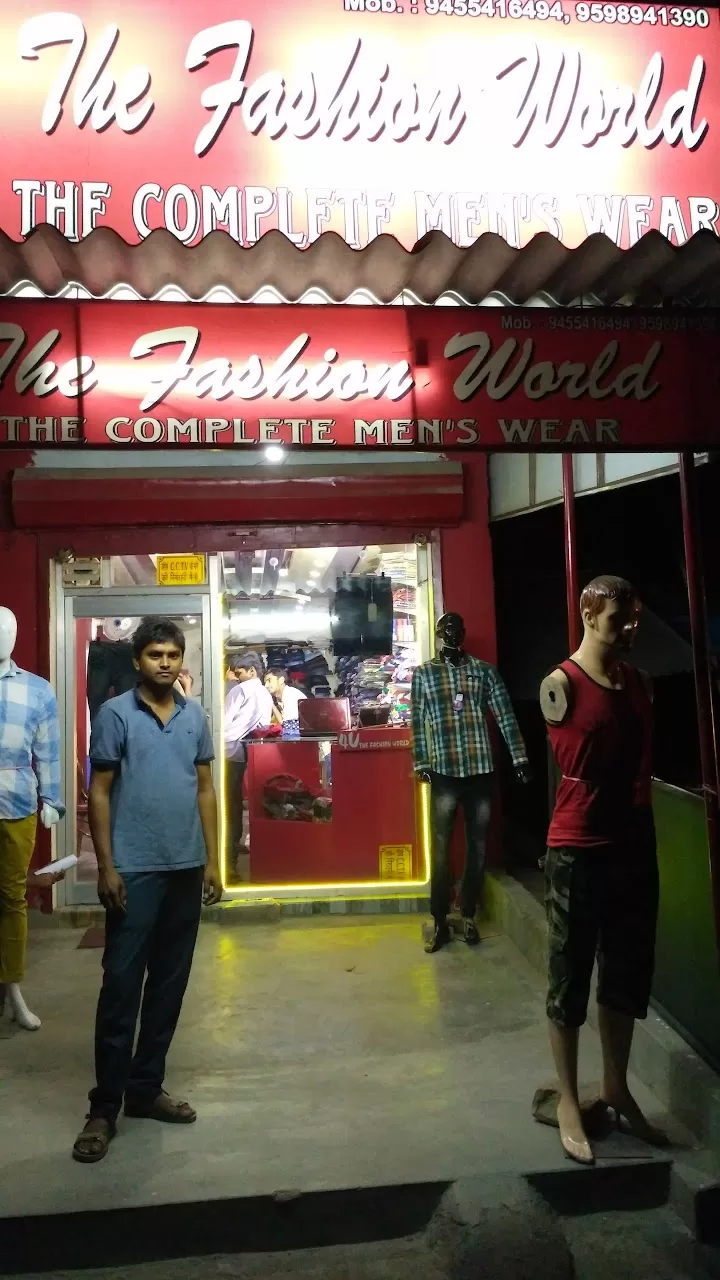 Discover Trendsetting Styles at The Fashion World – Handia’s Ultimate Fashion Destination