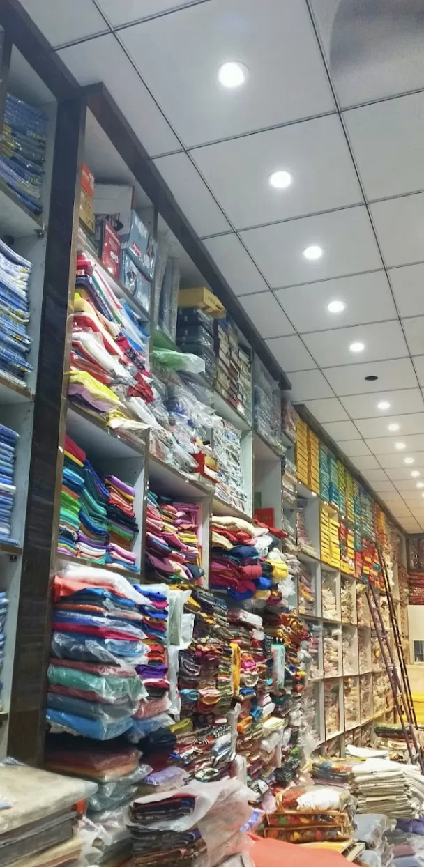 Discover Exquisite Sarees at Jaiswal Saree Centre – Handia’s Trusted Ethnic Wear Destination