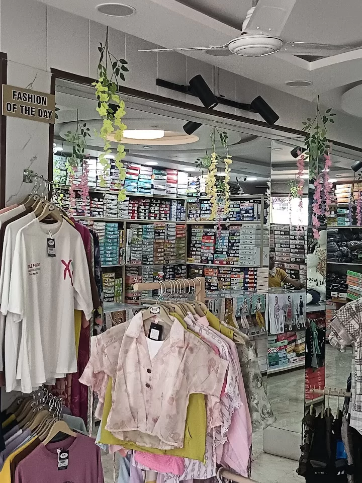 KW Clothing Store – Trendy & Affordable Fashion in Prayagraj
