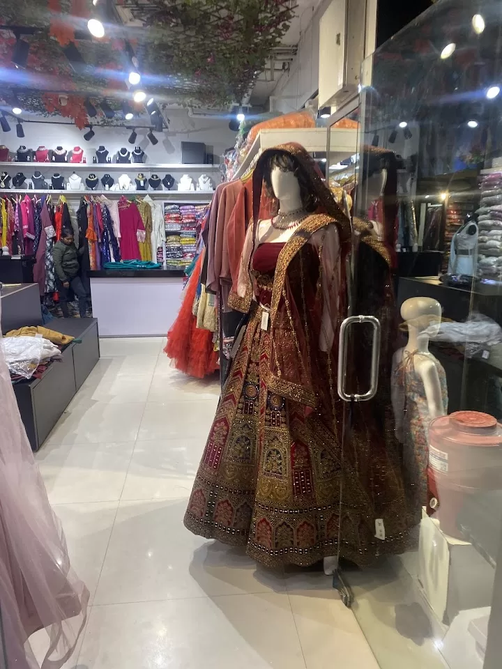 Khadow Women – Best Women’s Fashion Store in Prayagraj for Trendy & Elegant Apparel