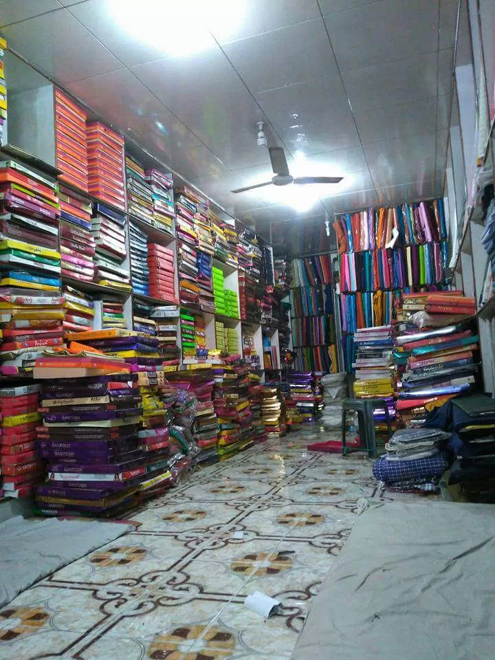 Upgrade Your Wardrobe with Stylish & Affordable Fashion at Maurya Vastralaya – Phulpur’s Top Clothing Store