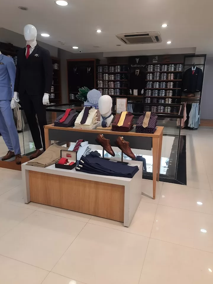 Planet Fashion – Best Branded Clothing Store for Men in Prayagraj