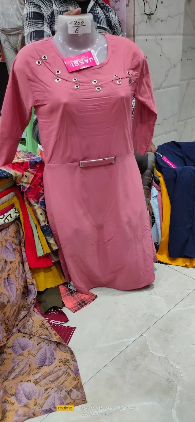 Priya Garments – Best Clothing Store in Mundera Bazar, Prayagraj for Trendy & Affordable Fashion