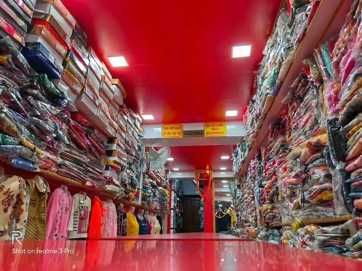 Upgrade Your Style with Shivanshu Garments – Handia’s Ultimate Fashion Destination