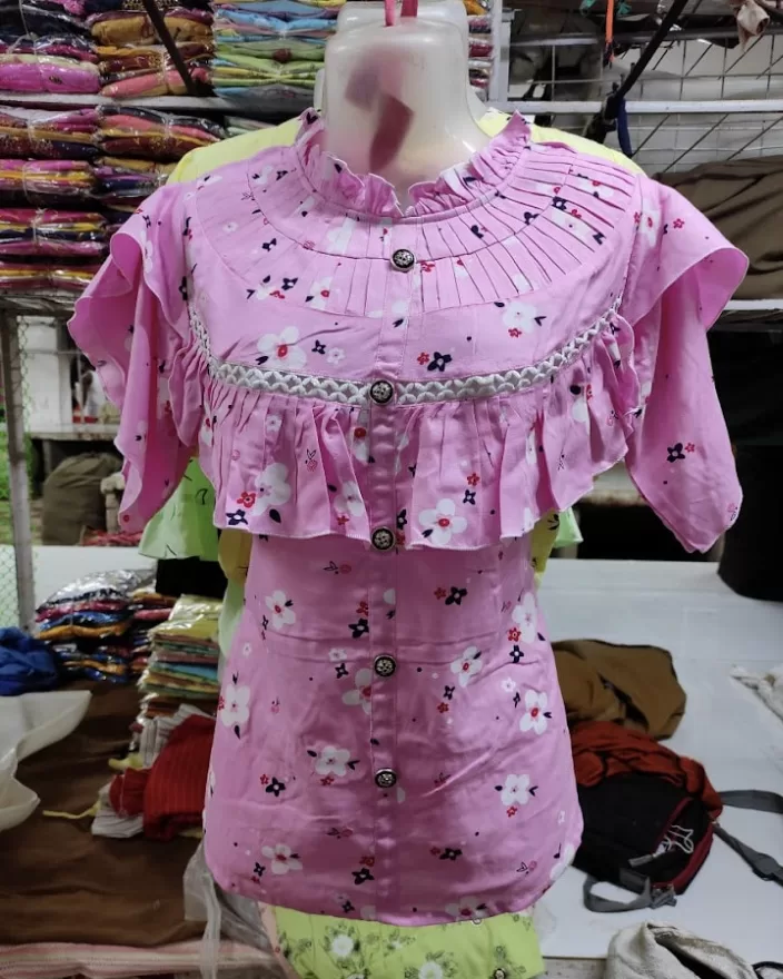 Shop the Latest Trends at Aman Garments – Phoolpur’s Top Fashion Destination