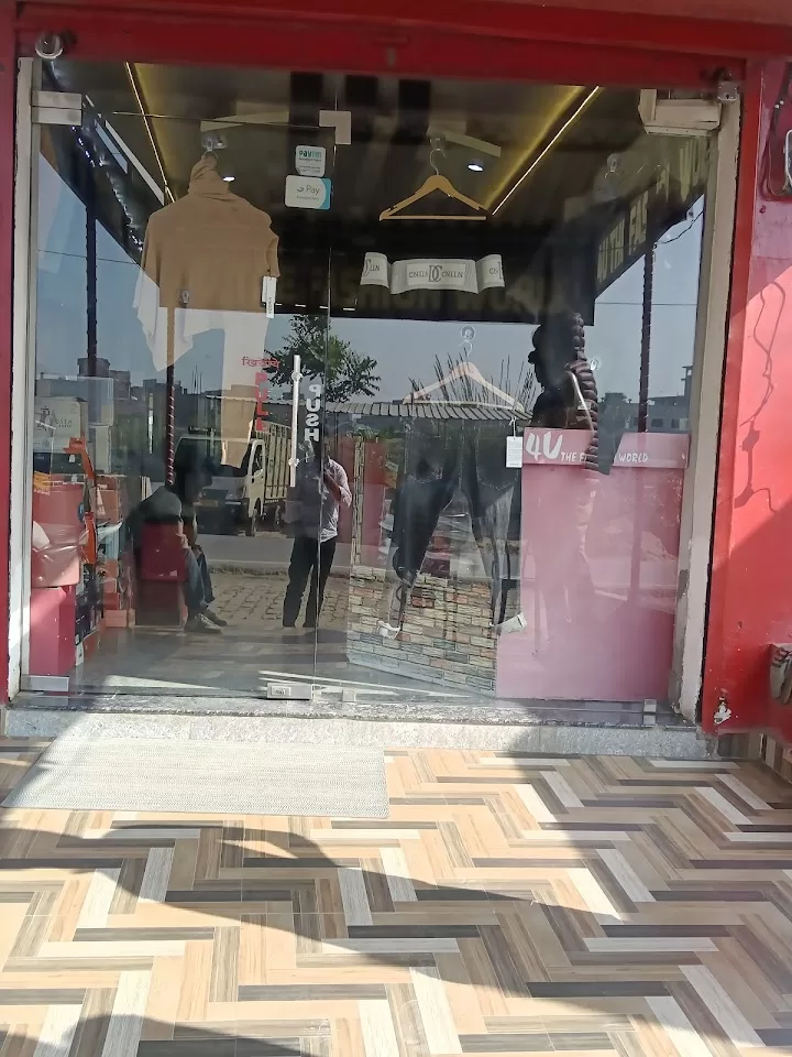 Discover Trendsetting Styles at The Fashion World – Handia’s Ultimate Fashion Destination