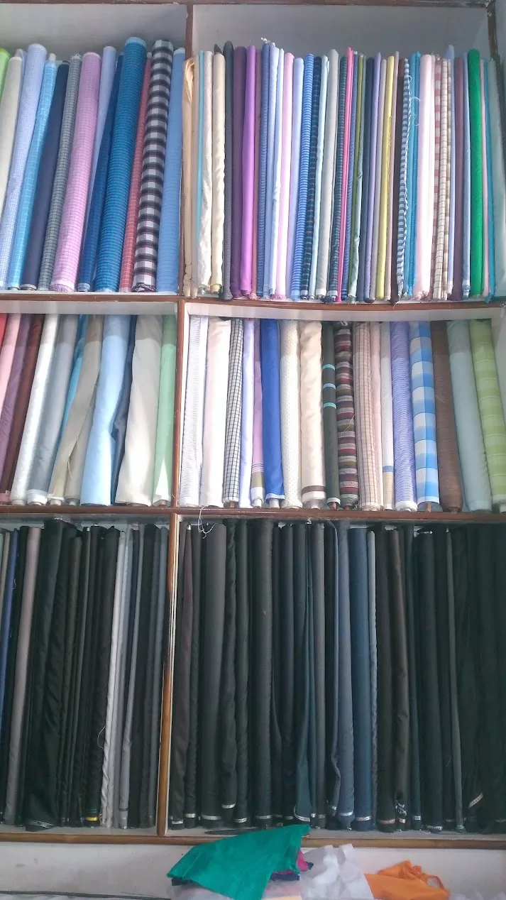 Upgrade Your Wardrobe with Stylish & Affordable Fashion at Maurya Vastralaya – Phulpur’s Top Clothing Store