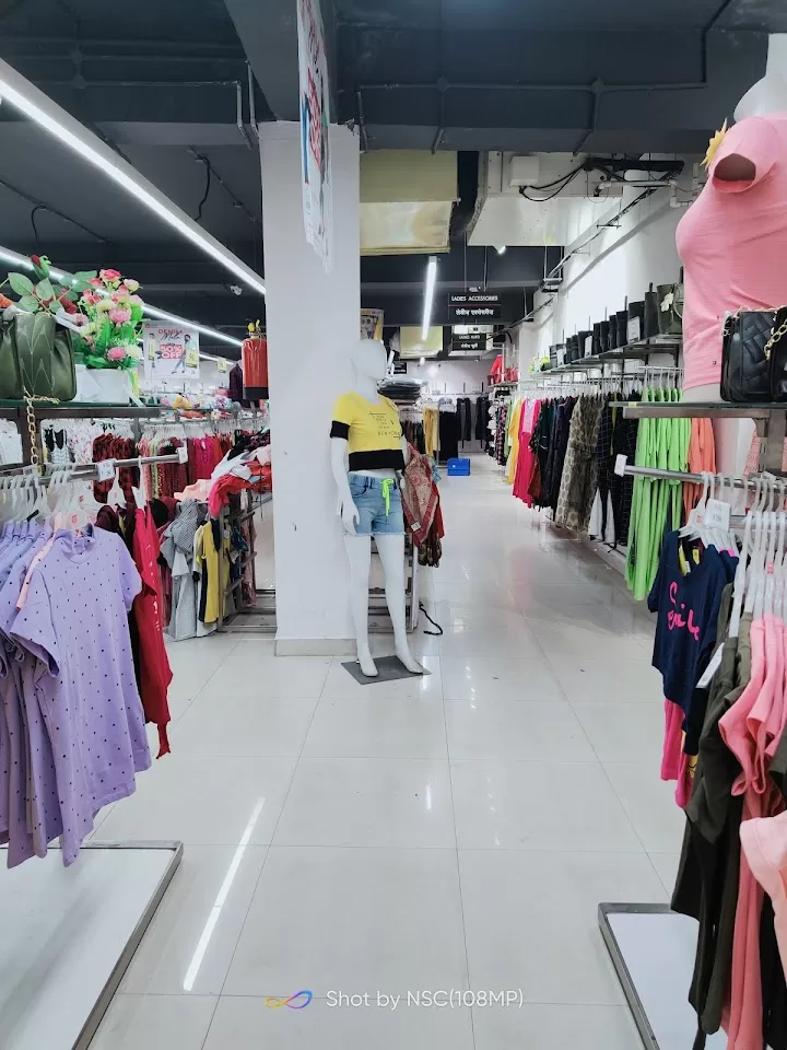 Value and Variety – Best Shopping Destination in Prayagraj | Trendy Fashion & Affordable Prices