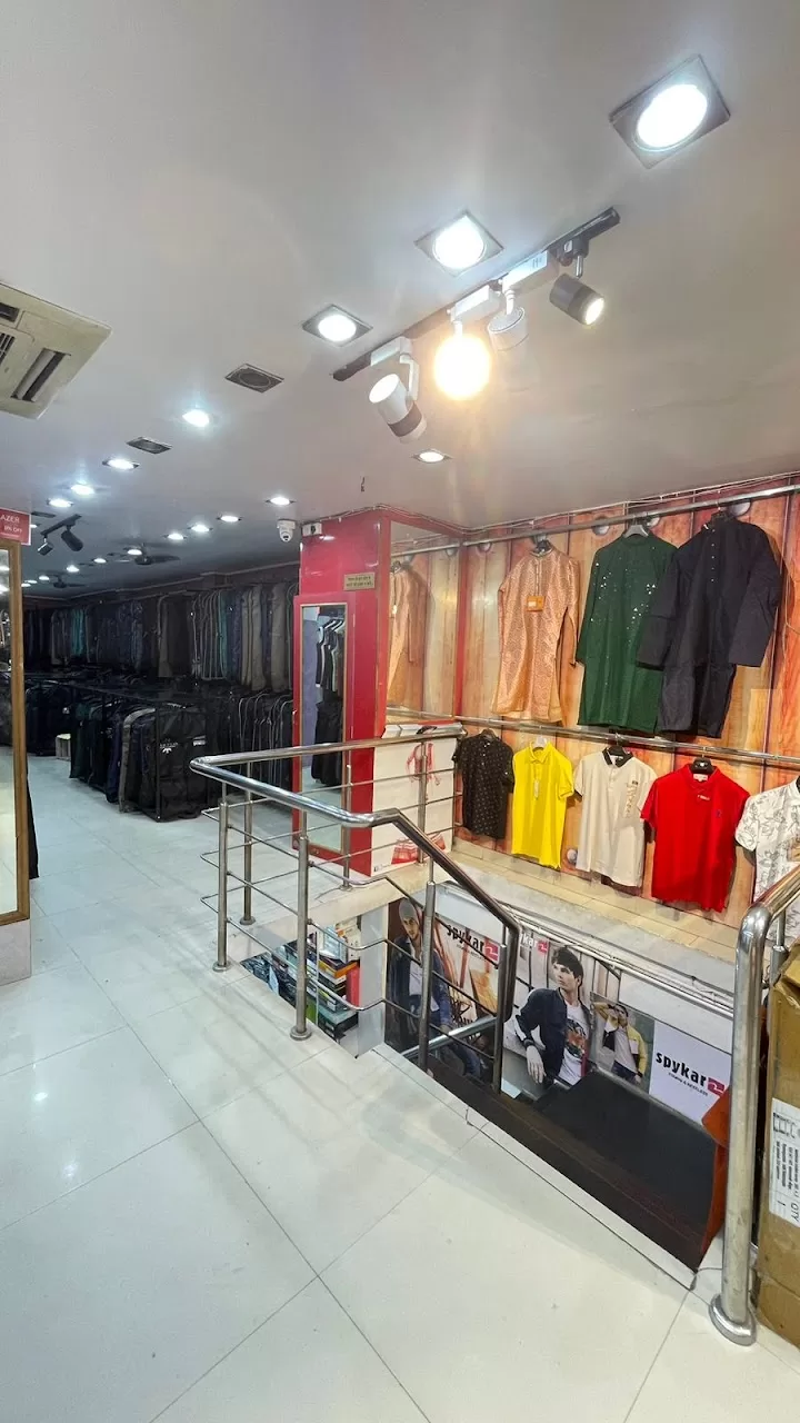Yati Roop Luxmi Creations – Best Ethnic & Casual Wear Store in Prayagraj for Men, Women & Kids