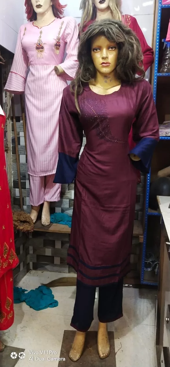 Unlock Stylish Savings at M R Garments – Top Clothing Destination in Bela Pratapgarh!