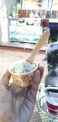 Legendary Taste That Never Melts Away – Bombay Fruit Ice Cream, a Timeless Dessert Icon in Prayagraj