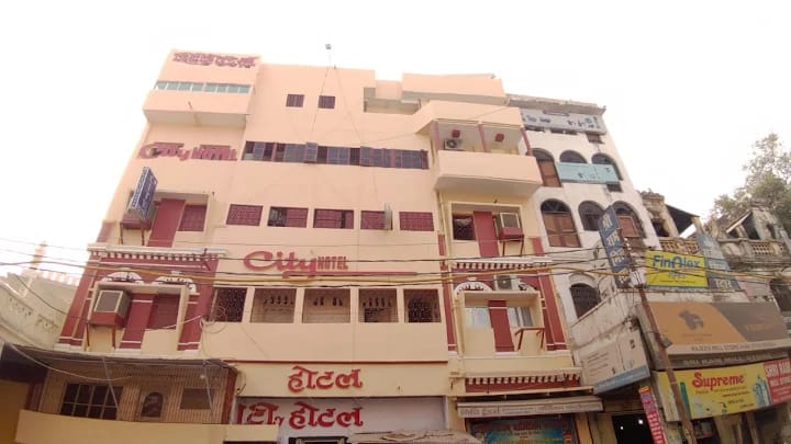 Comfort & Convenience Redefined at City Hotel Prayagraj – A Trusted Stay Near Johnstonganj Chauraha