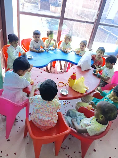 Award-Winning Kidzee Pre-School Chaka & Day Care in Prayagraj | Safe & Smart Early Learning