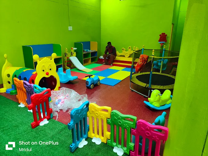 Innovative & Screen-Free Makoons Kids Unplugged in Gangotri Nagar, Prayagraj | Admissions Open