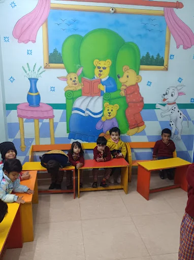 Exceptional Early Learning Starts Here – Smart Kids Orchard Play School, the Best Playway & Day Care in Prayagraj