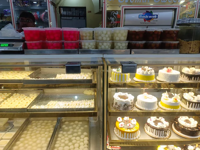 Komal Sweet House – Famous Delicious & Fresh Sweets in Kunda Pratapgarh