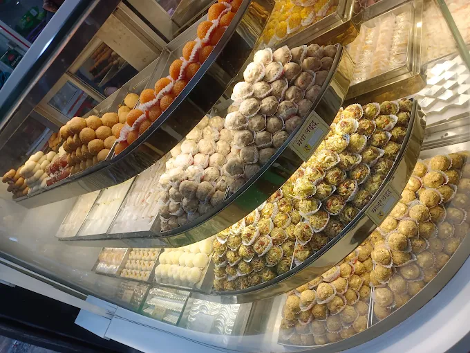 Komal Sweet House – Famous Delicious & Fresh Sweets in Kunda Pratapgarh