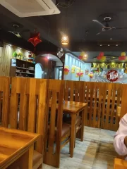 Fast-Food-Plaza-The-Family-Restaurant-1