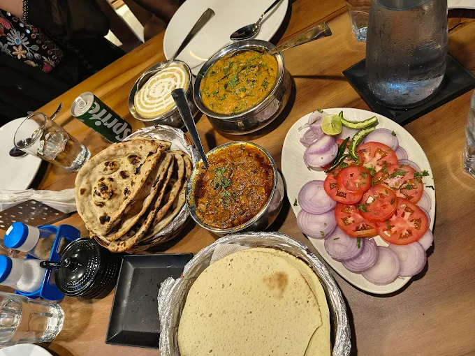 Fast Food Plaza The Family Restaurant