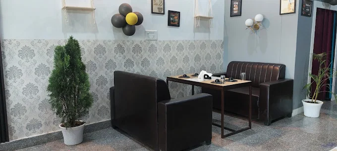 Four Seasons Cafe and Restaurant