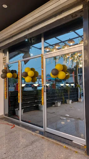 Four Seasons Cafe and Restaurant