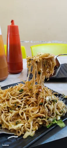 Hide Out Sweets And Restaurant